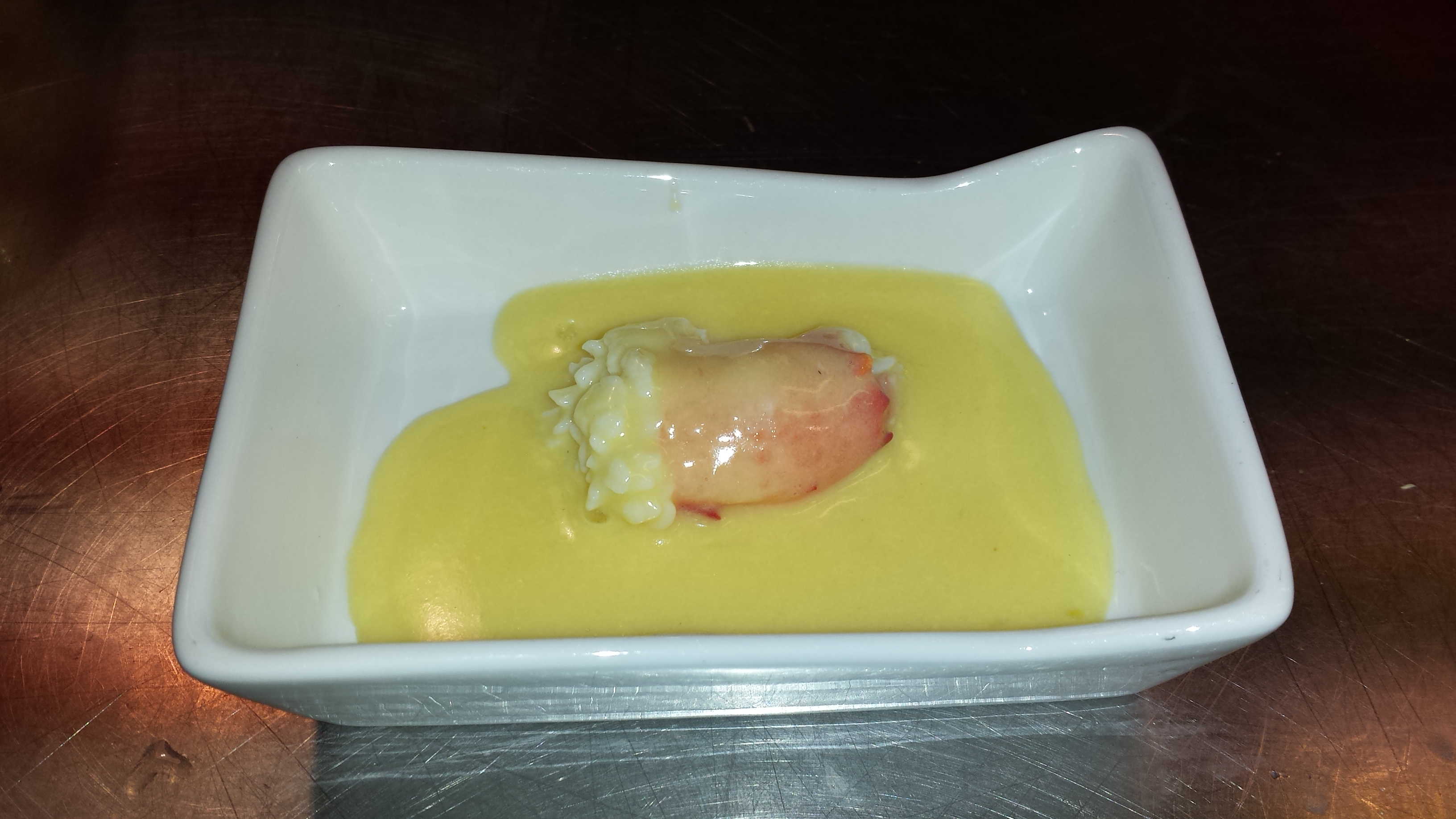 Kongekrabbe i smørsaus